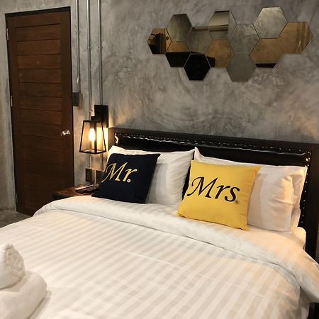 Blackjack Bar And Hostel شاطئ تشاوينغ المظهر الخارجي الصورة